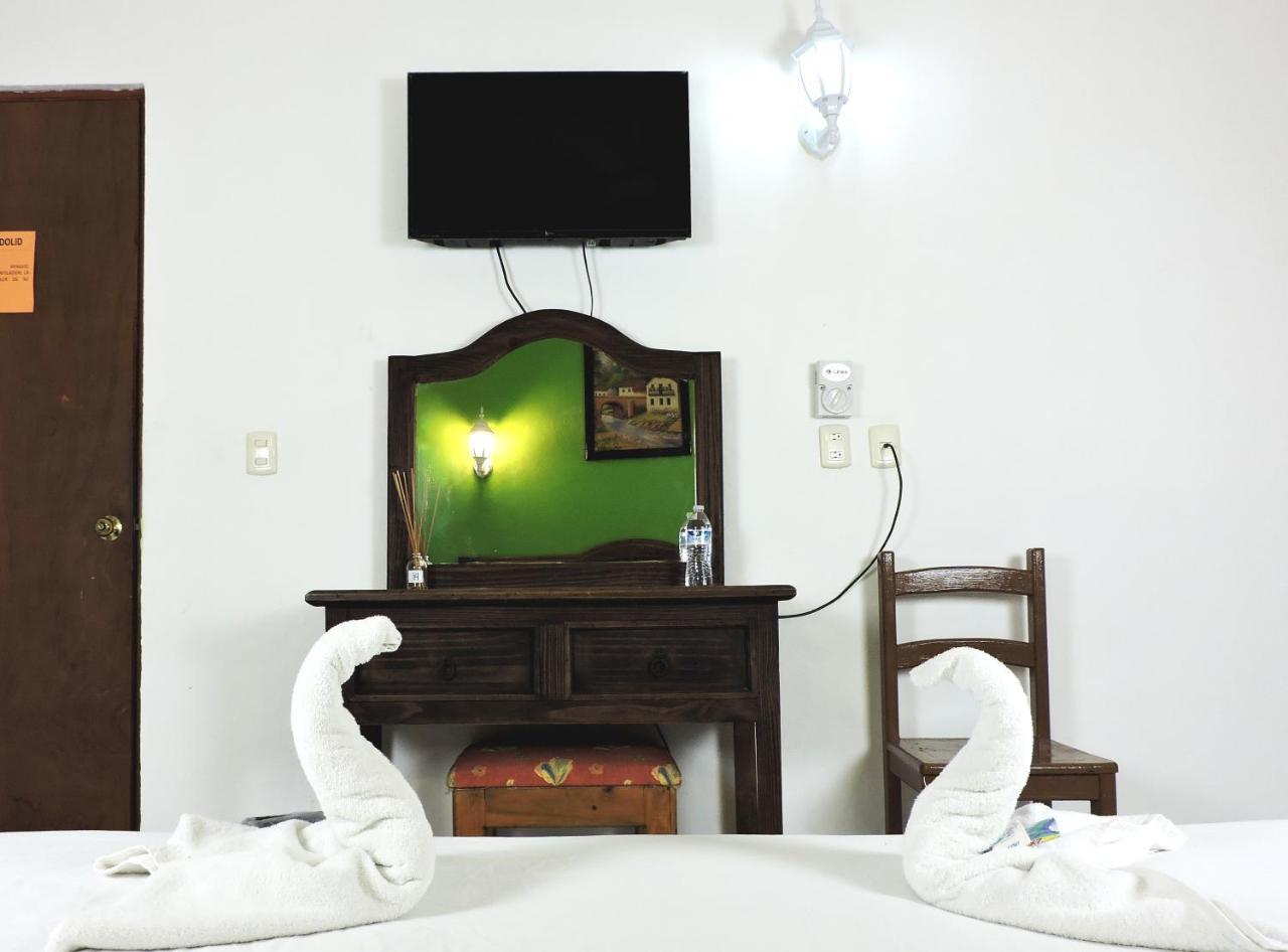 Hotel Valladolid Esterno foto
