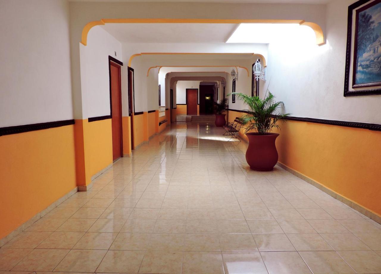 Hotel Valladolid Esterno foto
