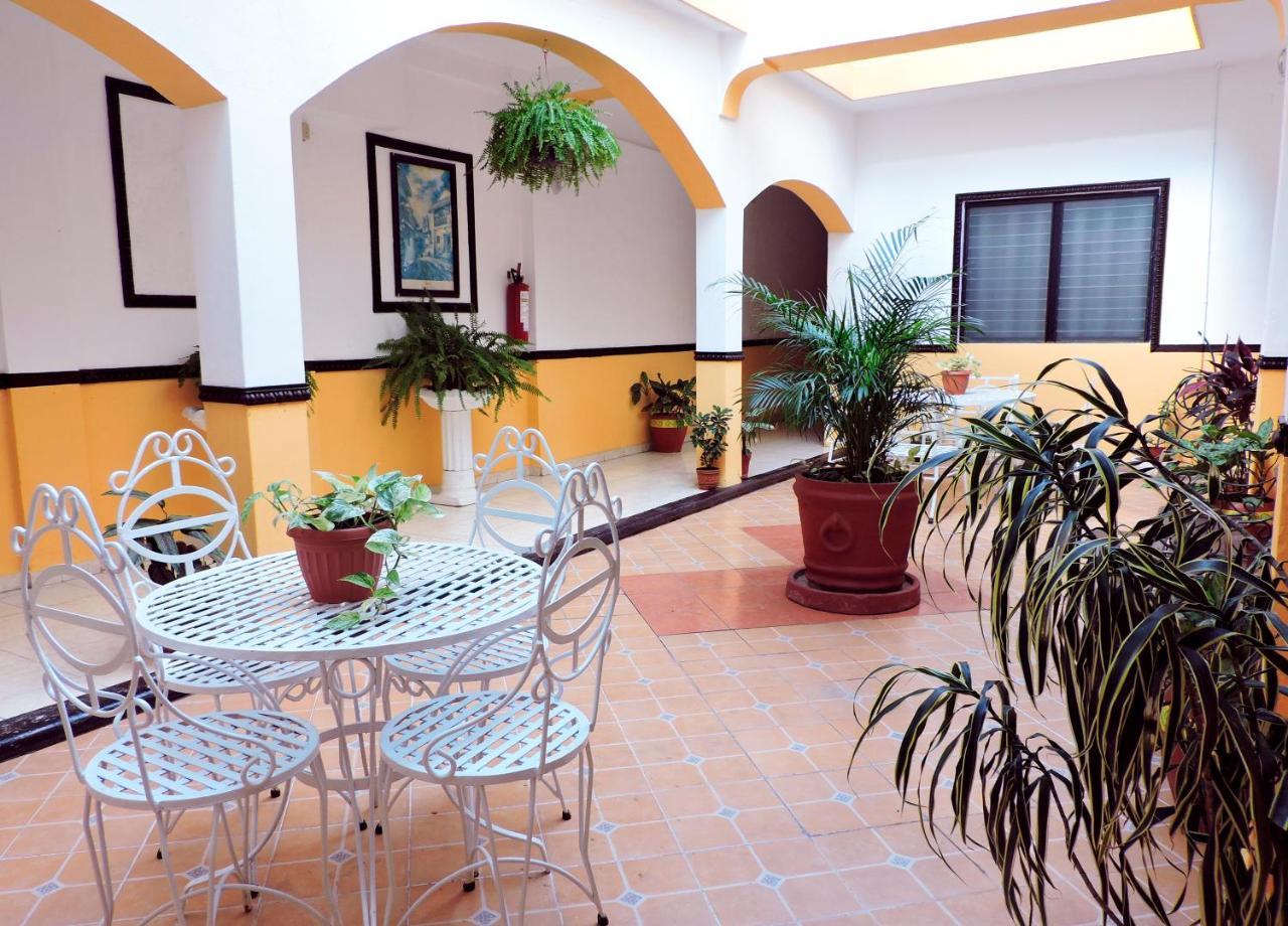 Hotel Valladolid Esterno foto